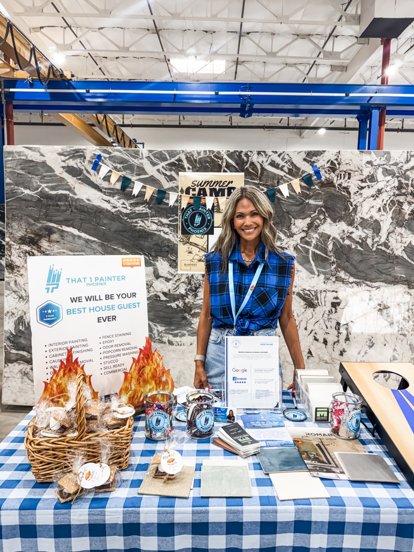 Michelle at the That 1 Painter Phoenix BuildHERS trade show booth