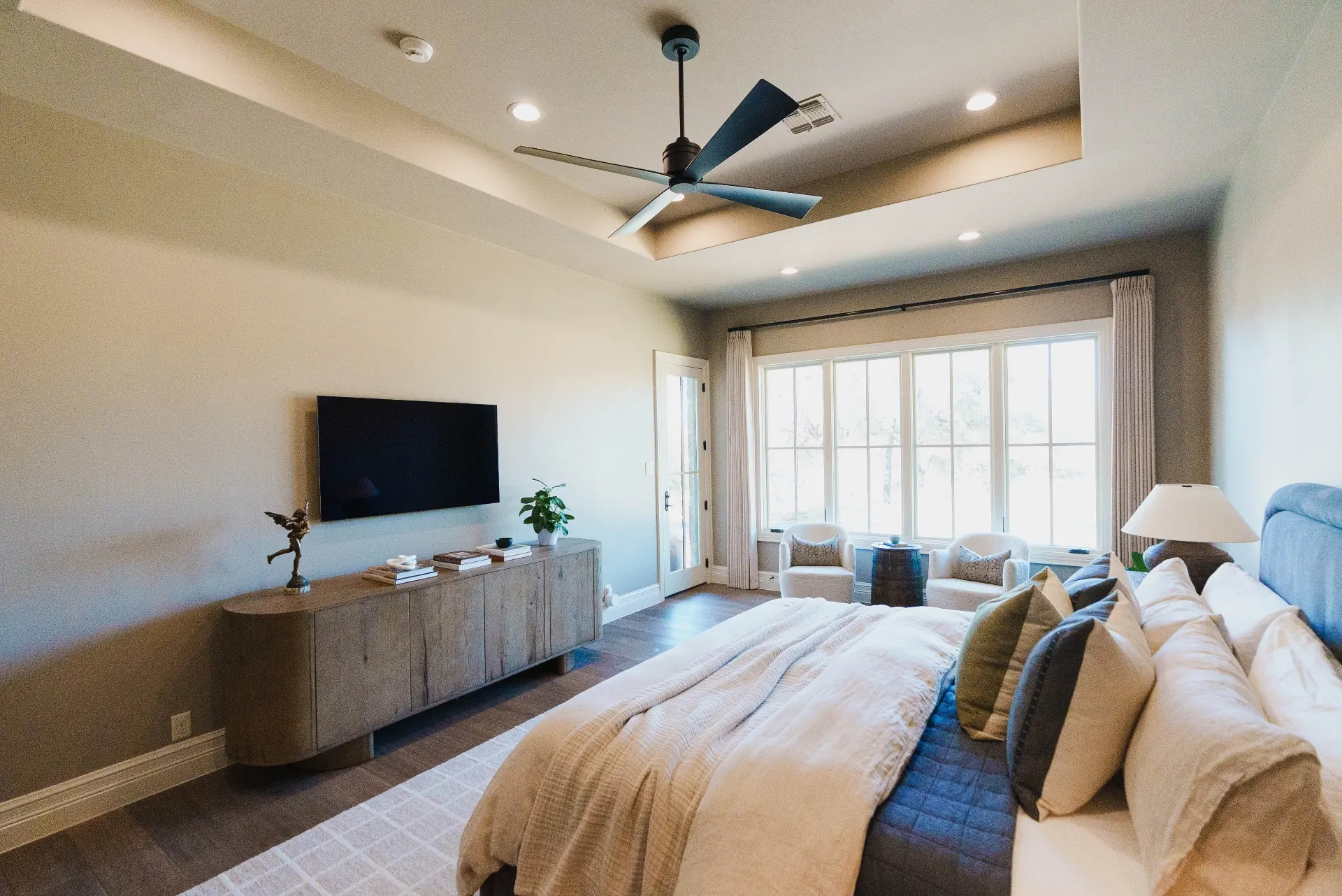 Professional cabinet & interior painting project in Arlington-Alexandria by That 1 Painter