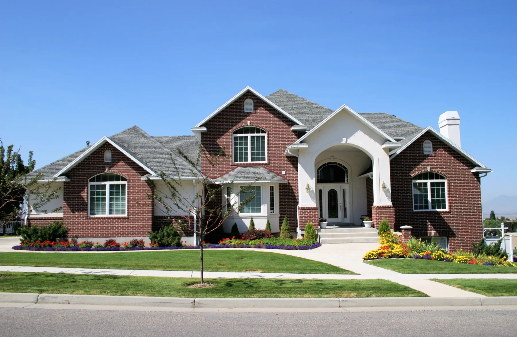 Professional exterior painting project in Kansas City by That 1 Painter