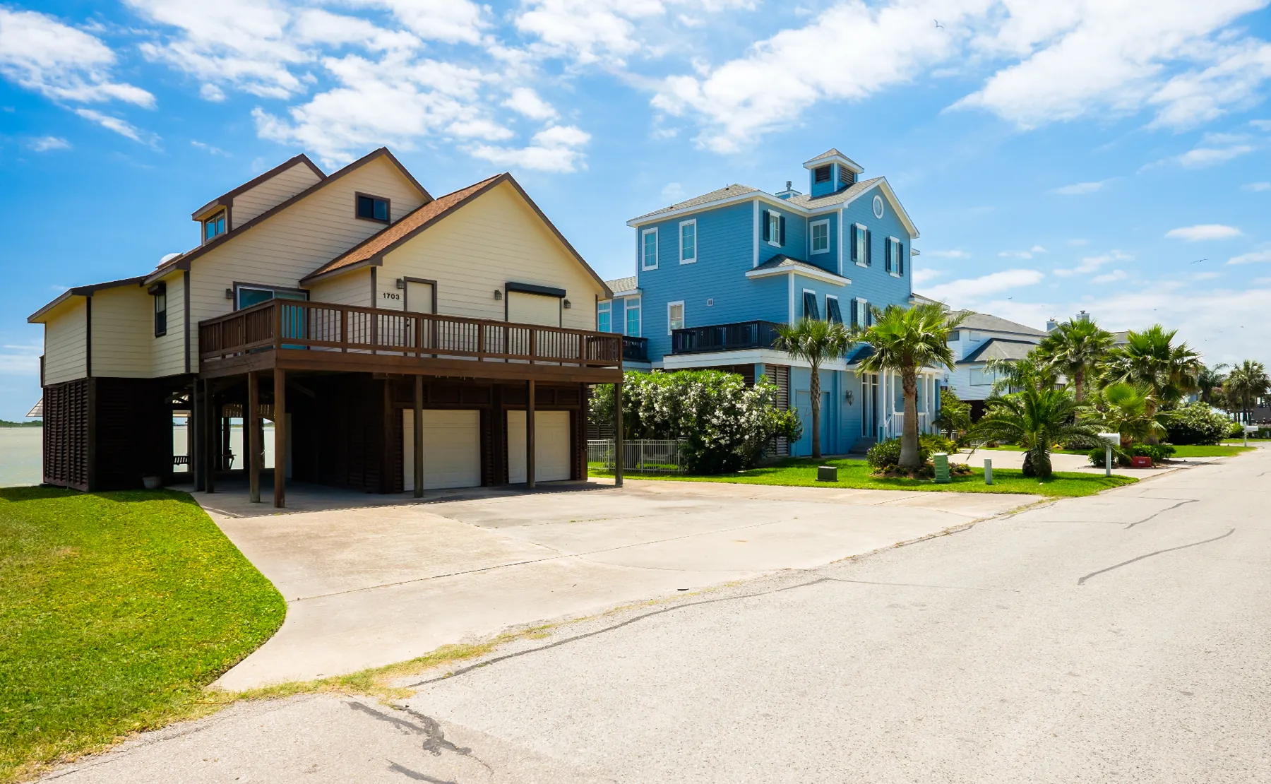 Professional exterior painting project in Galveston County by That 1 Painter