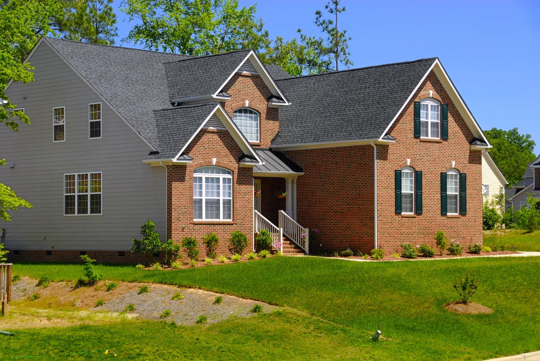 Professional exterior painting project in Louisville by That 1 Painter
