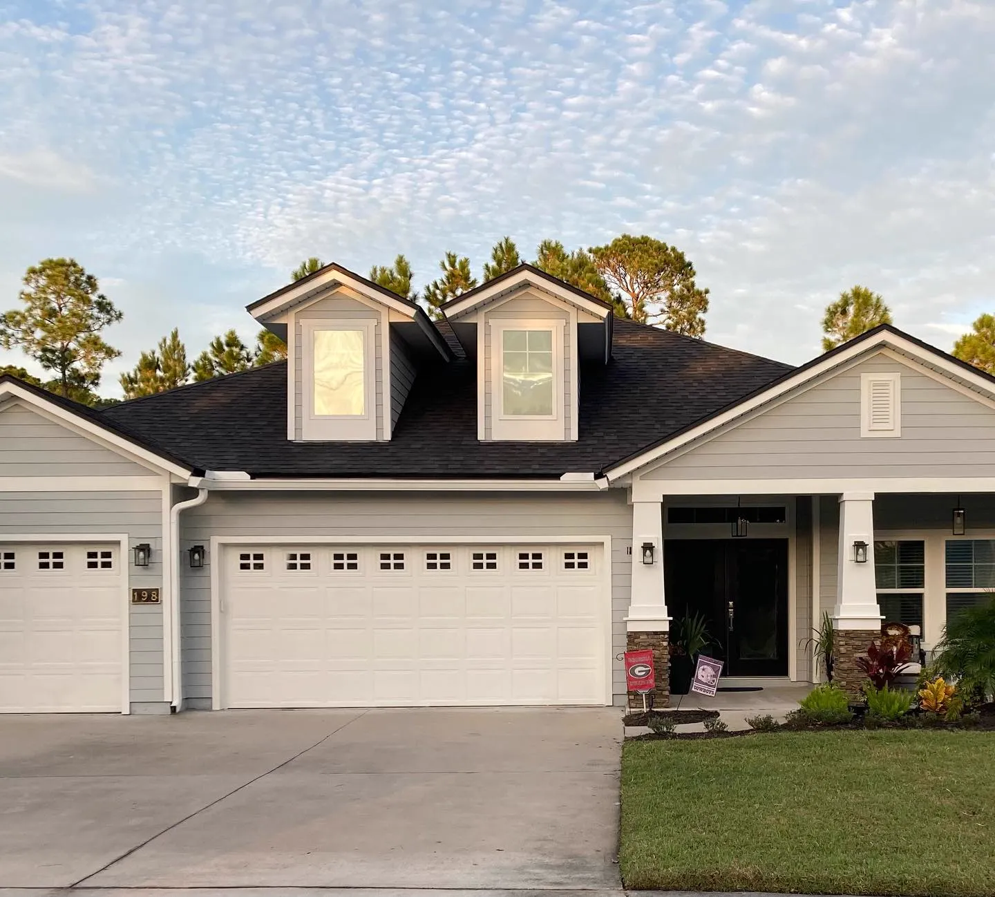 Professional exterior painting project in First Coast by That 1 Painter