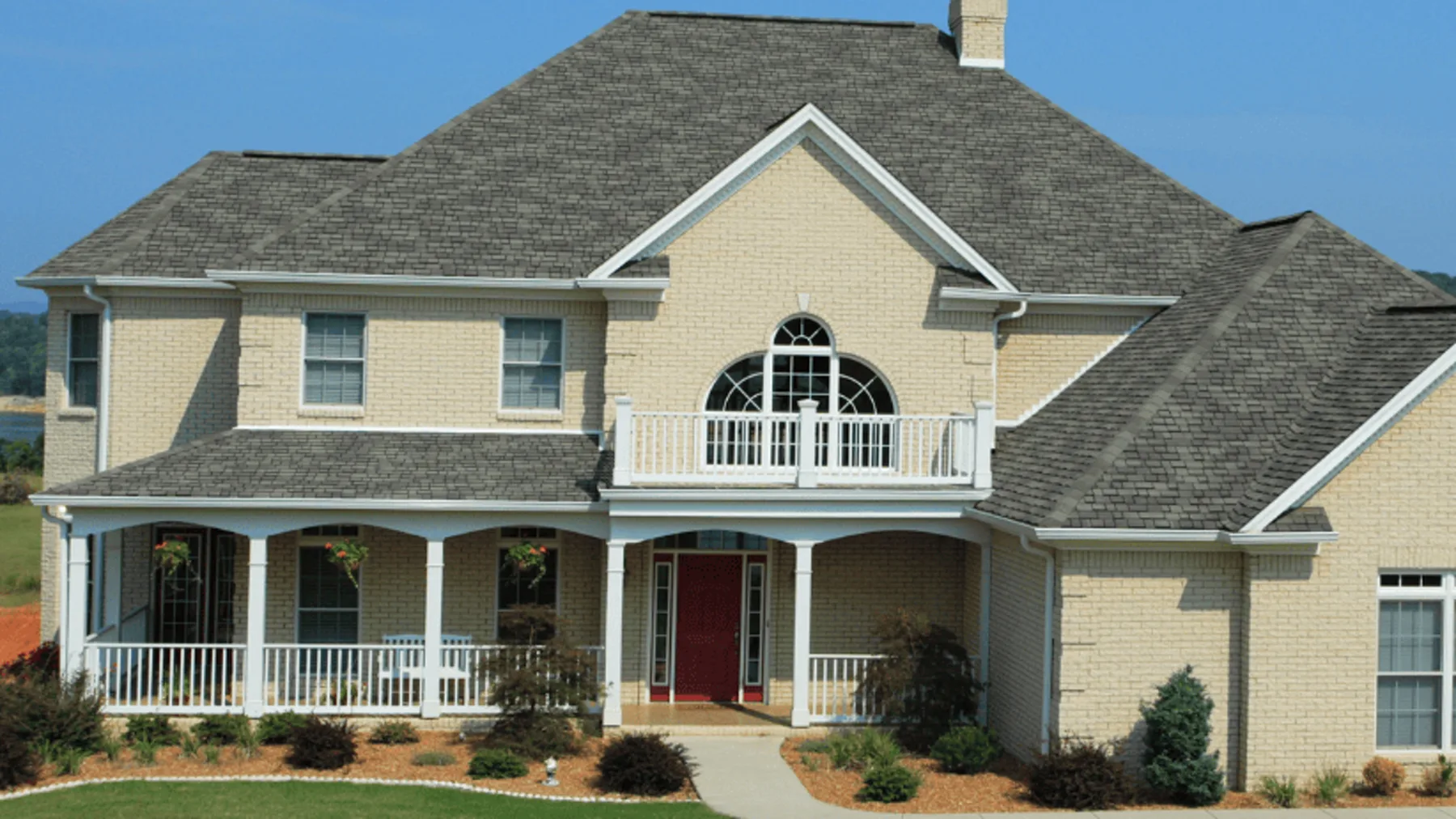 Professional exterior painting project in Knoxville by That 1 Painter