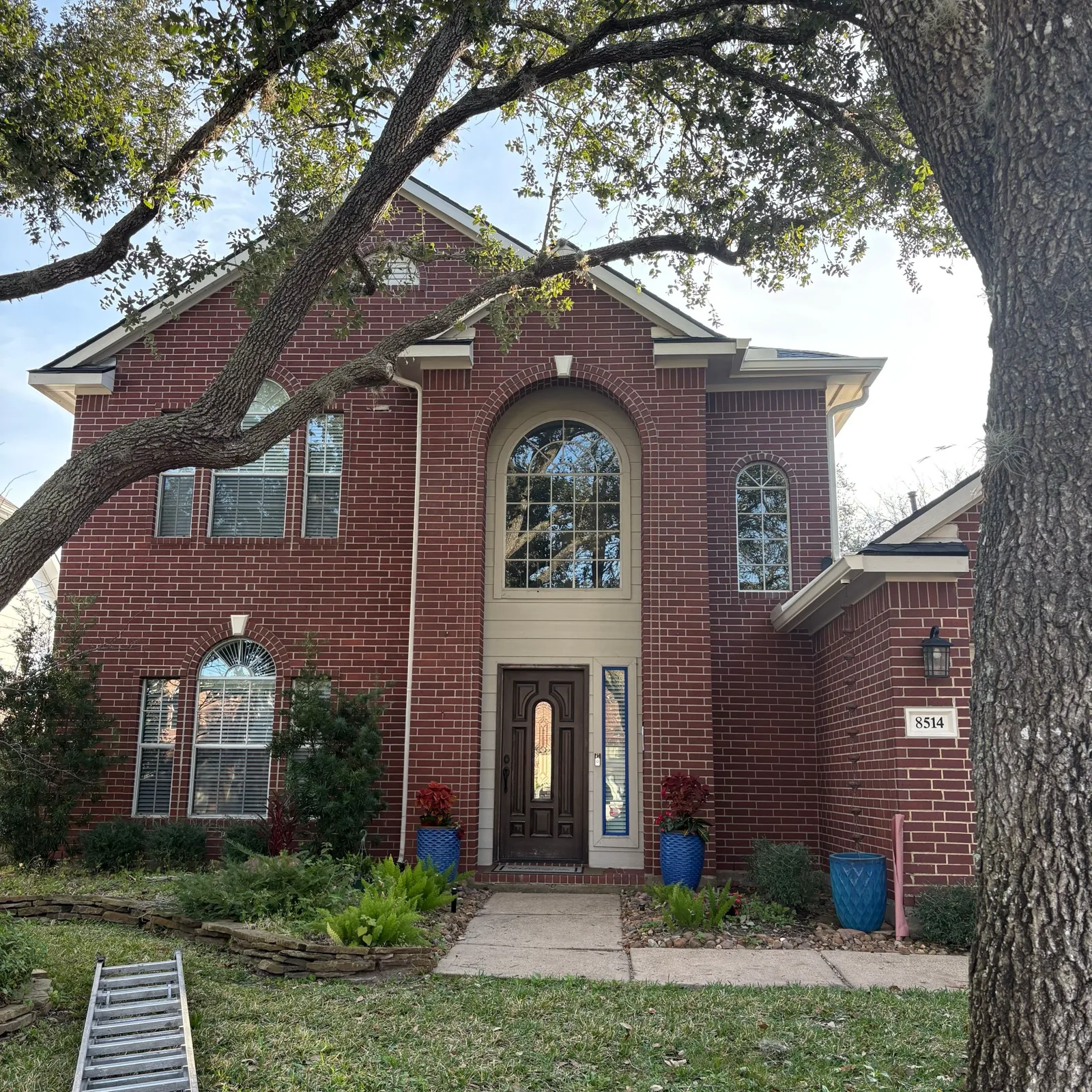Professional exterior painting project in Fort Bend County by That 1 Painter