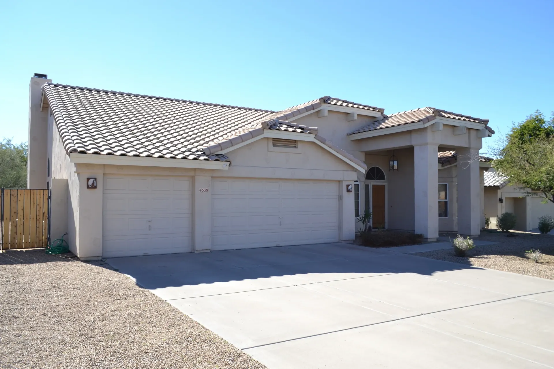 Professional exterior painting project in Beaumont-Port Arthur by That 1 Painter
