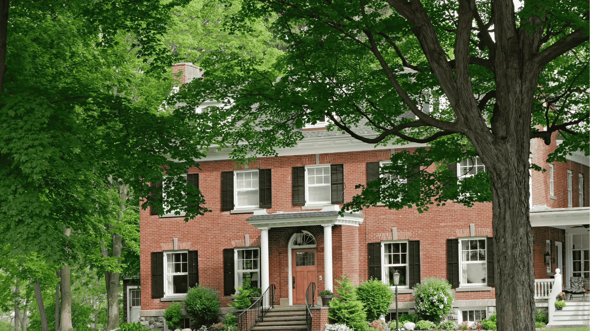 Professional exterior painting project in Philadelphia by That 1 Painter