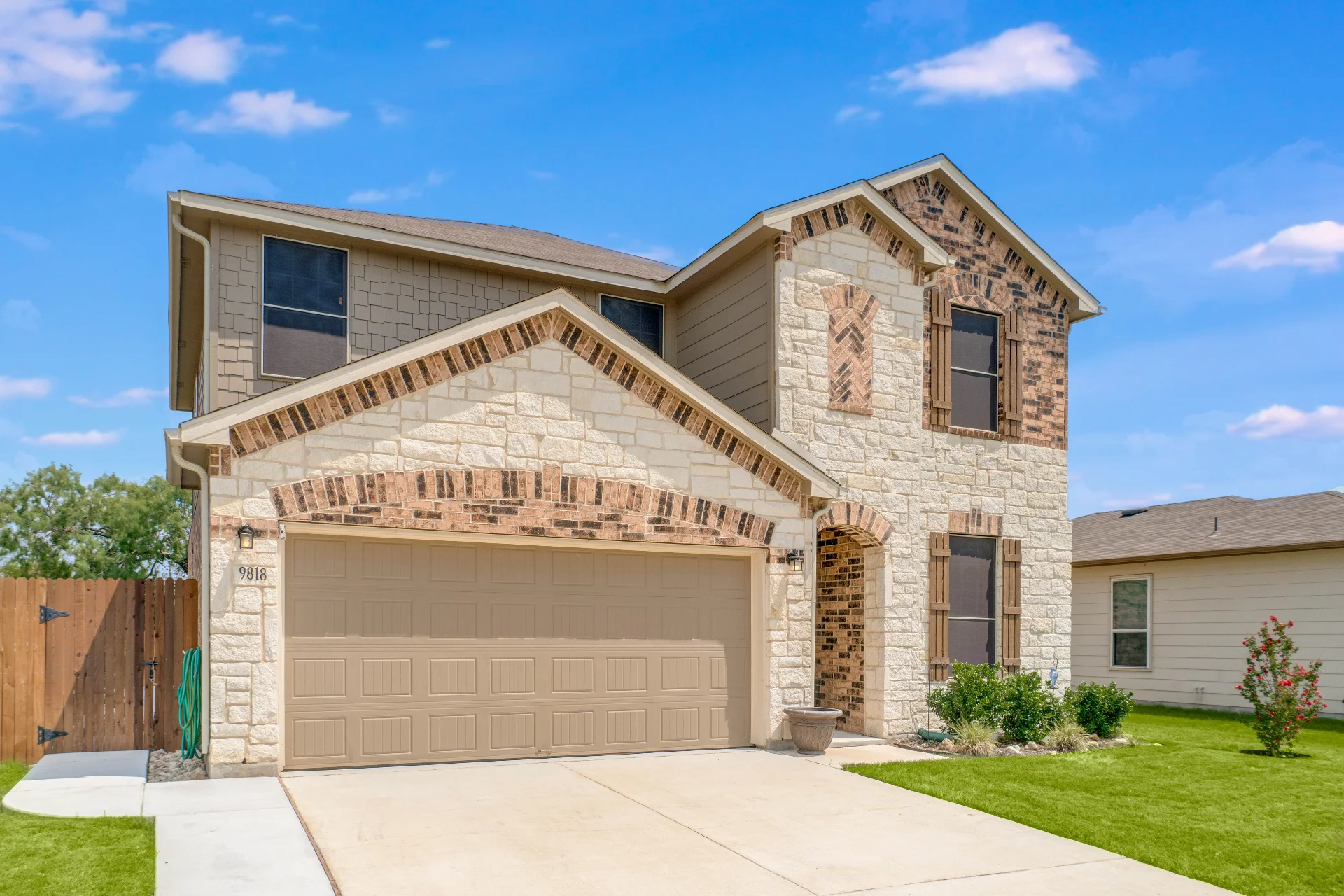 Professional exterior painting project in New Braunfels by That 1 Painter