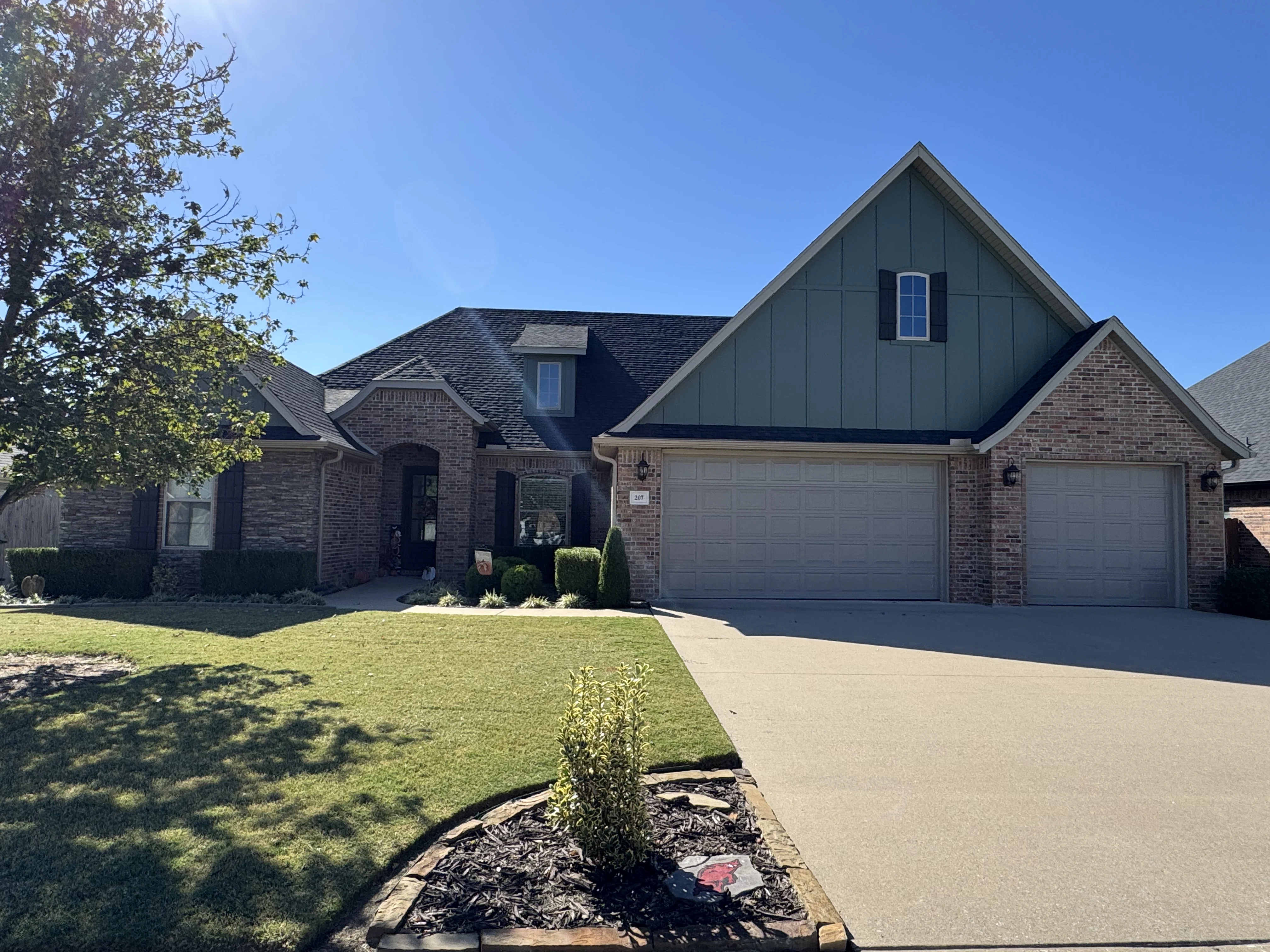 Professional exterior painting project in NW Arkansas by That 1 Painter