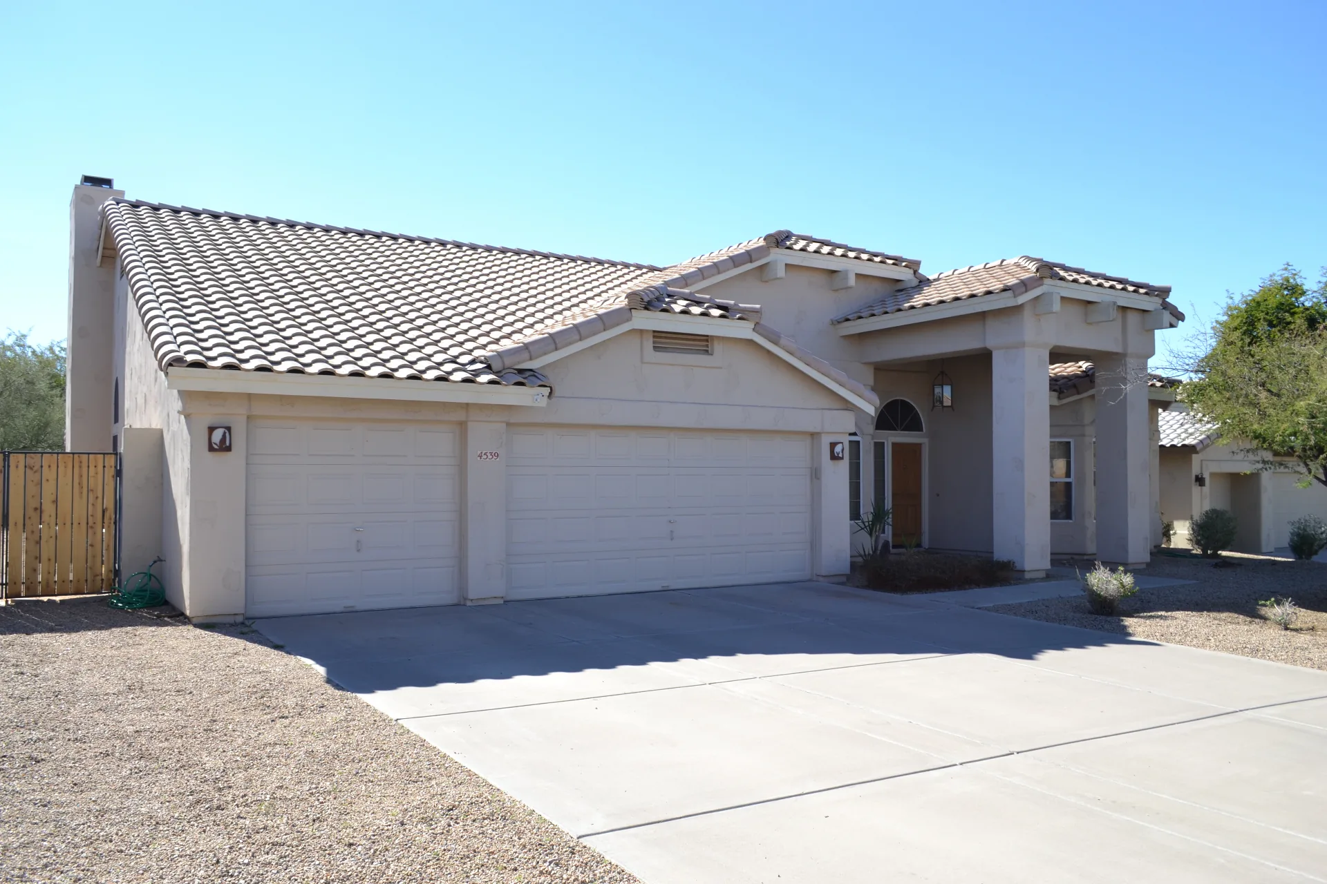 Professional cabinet & interior painting project in Phoenix by That 1 Painter