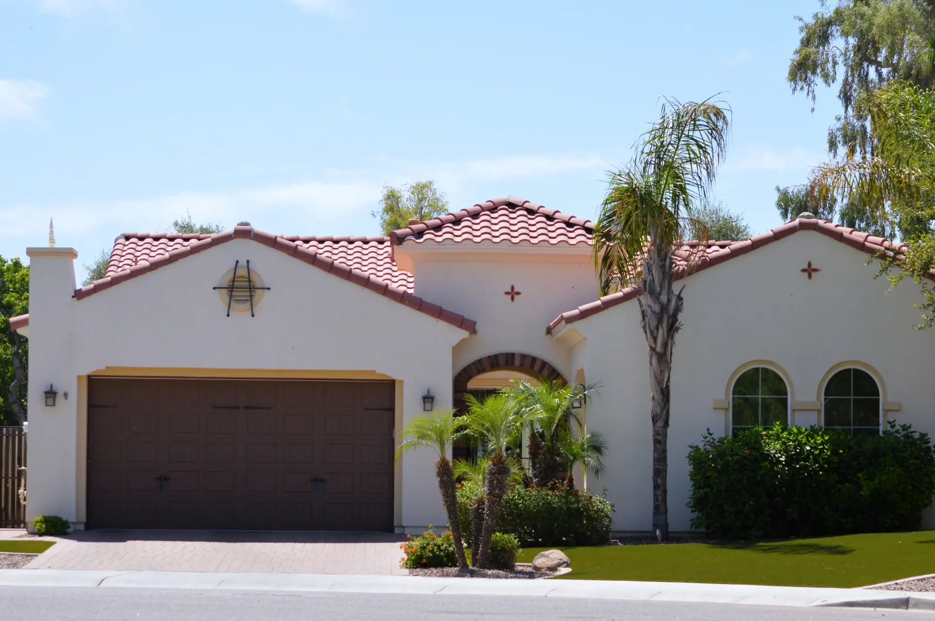 Professional two-story exterior painting in Sugar Land by That 1 Painter