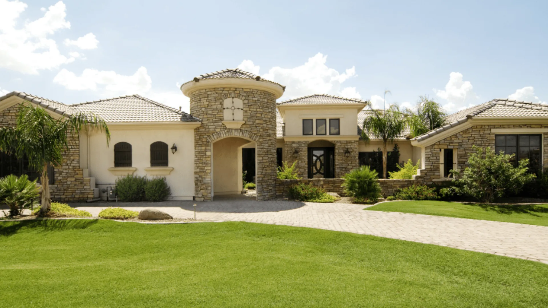 Professional exterior painting project in Sarasota by That 1 Painter