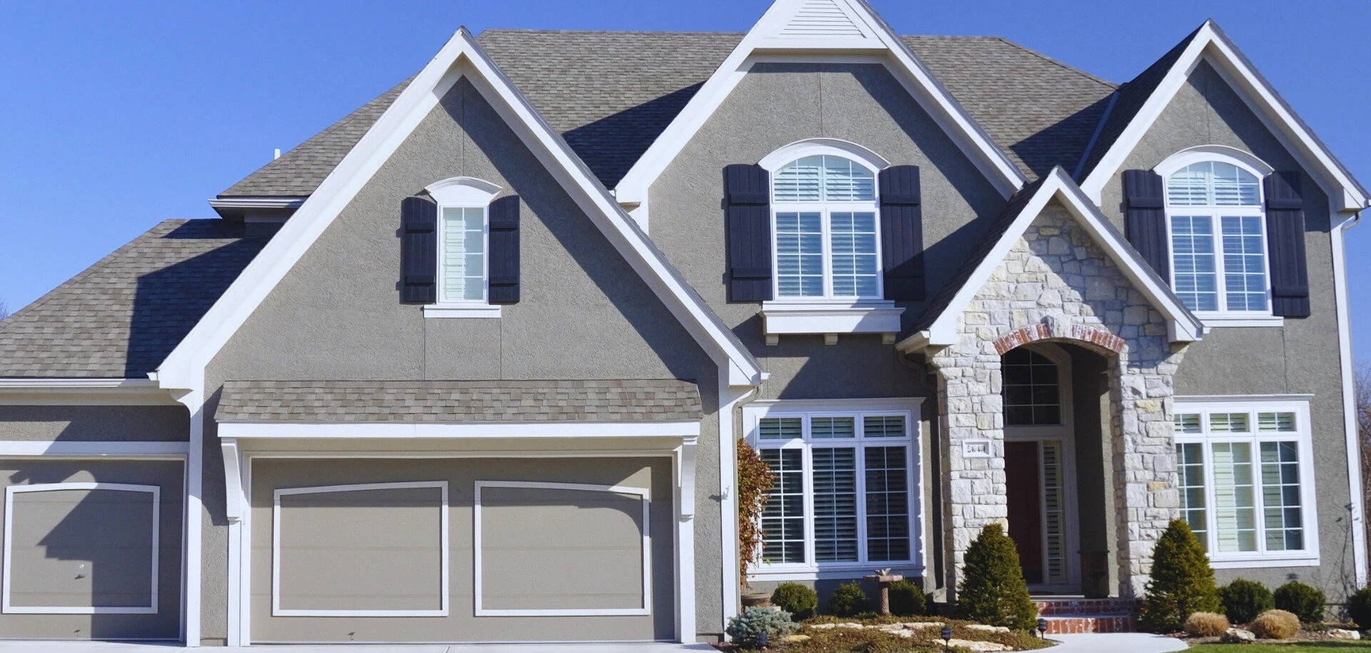Professional exterior painting project in North Houston by That 1 Painter