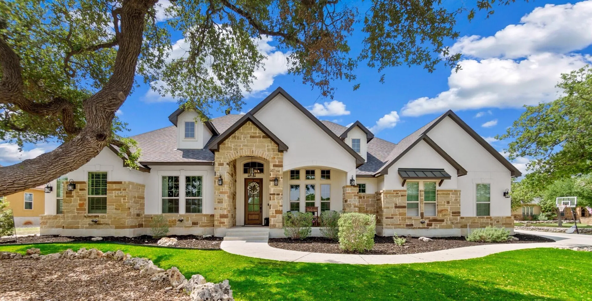 Professional exterior painting project in Bell County by That 1 Painter