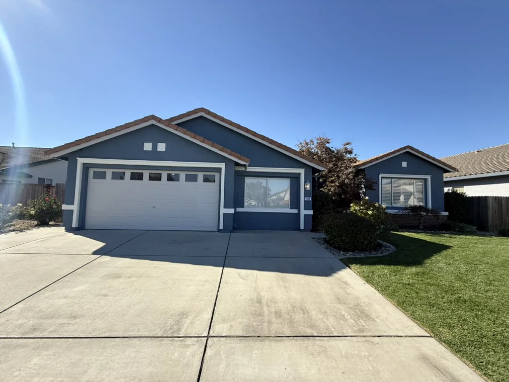 Professional exterior painting project in Sacramento by That 1 Painter