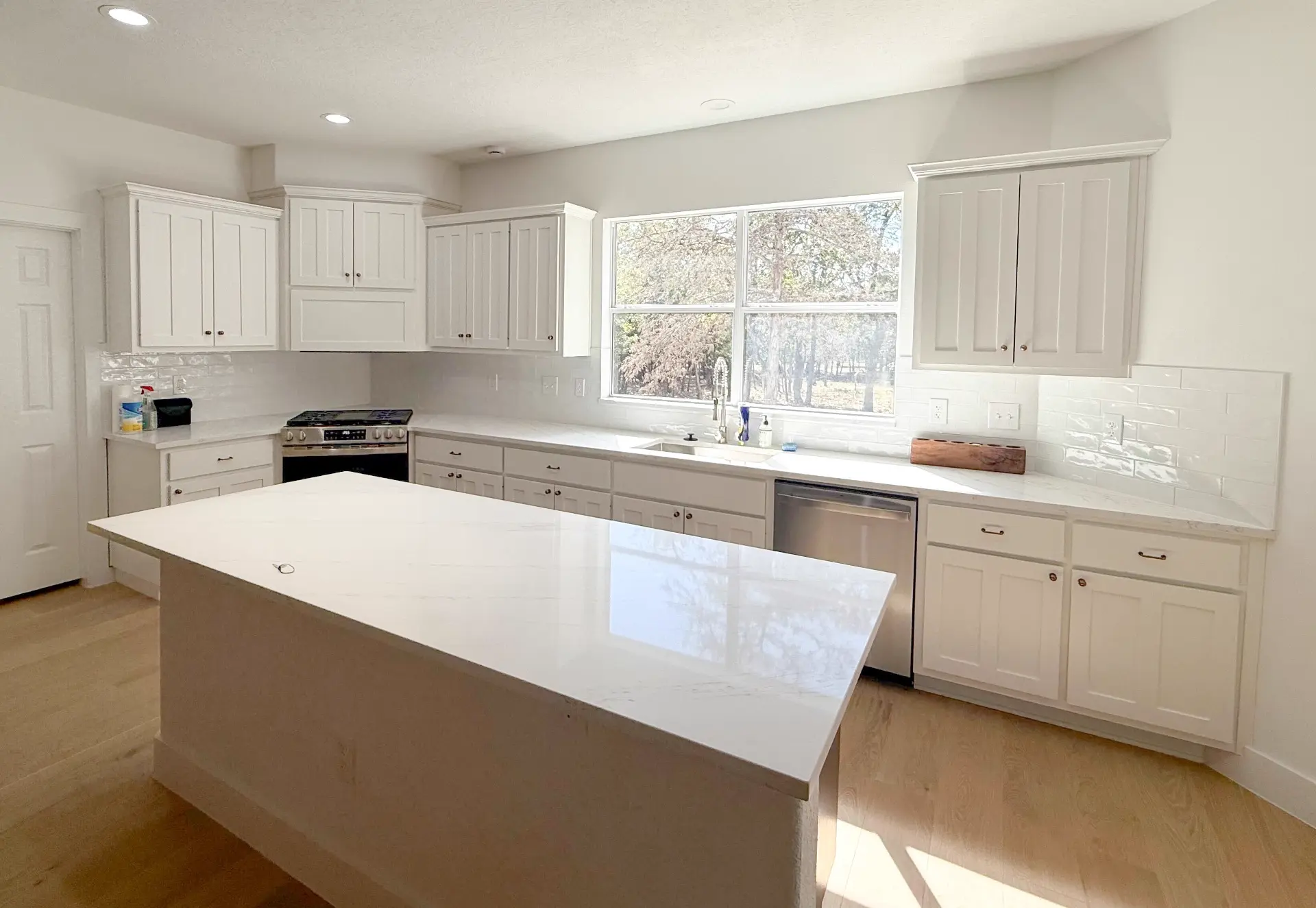 Professional cabinet & interior painting project in Denver-Aurora by That 1 Painter