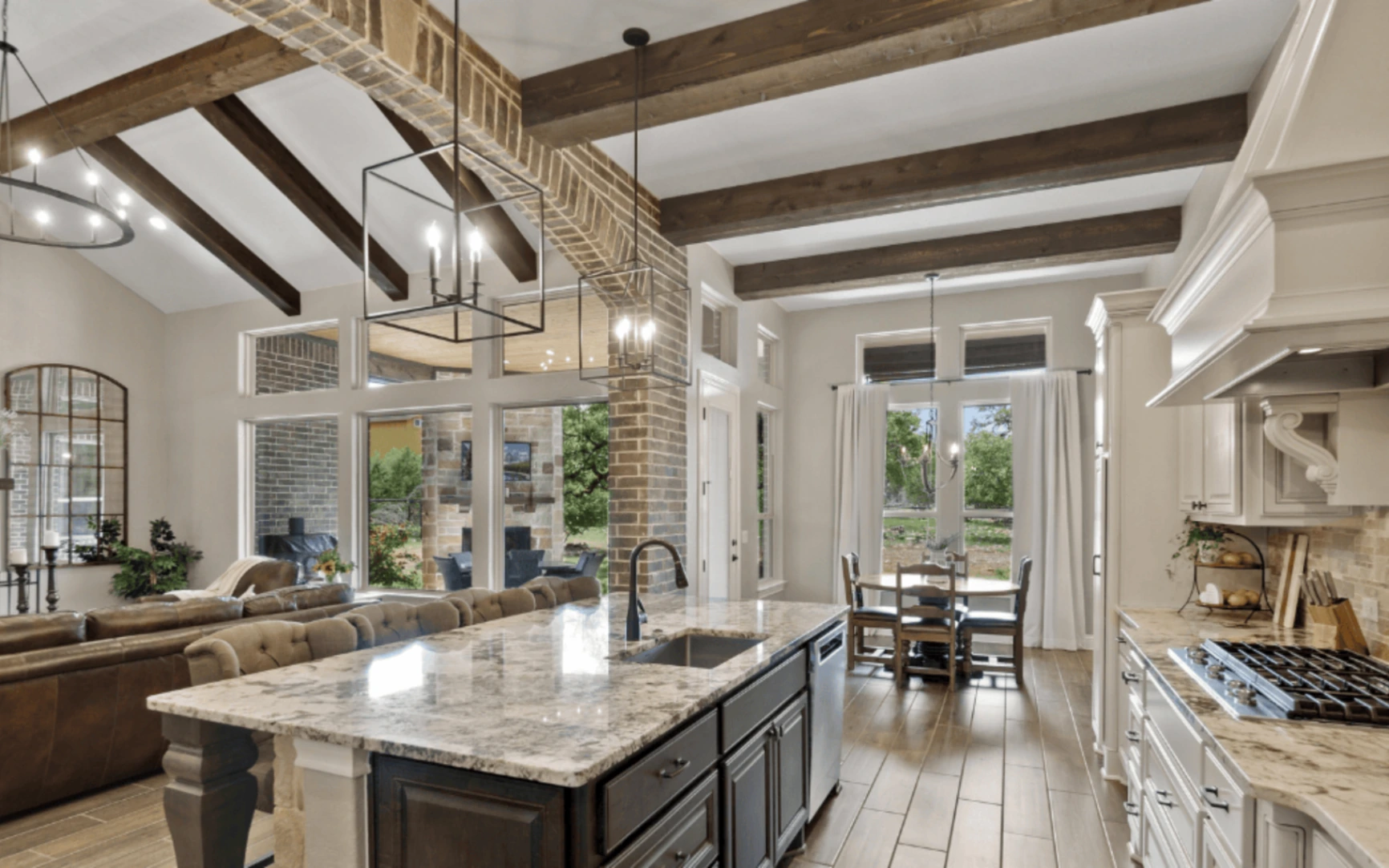 Professional cabinet & interior painting project in Sugar Land by That 1 Painter