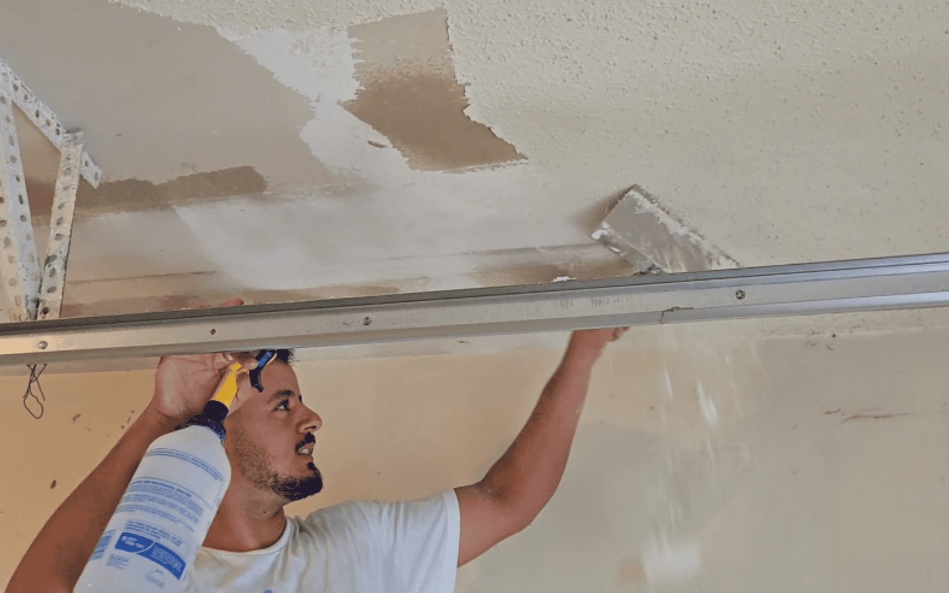 Skim coating ceiling after popcorn texture removal