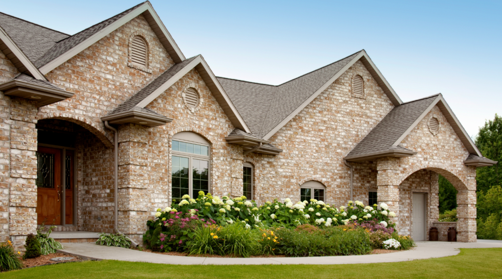Painting Exterior Brick Homes in Beaumont, Texas