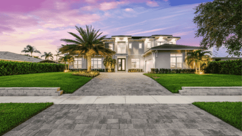 Beautiful white house painted by professional painters in Lakewood Ranch, FL