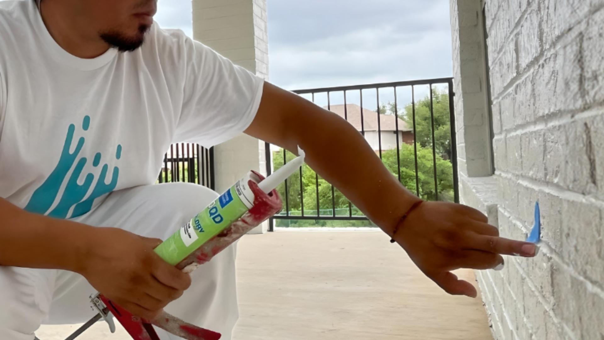 Caulking services on cape cod_ professional caulking services_ caulk_ that 1 painter cape cod