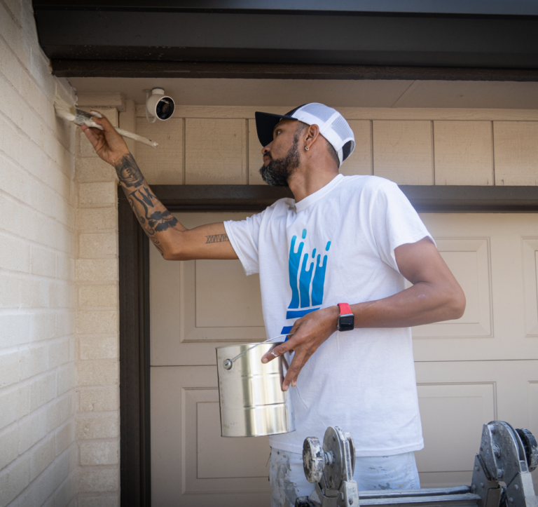 That 1 Painter team at work - Why Choose Us section