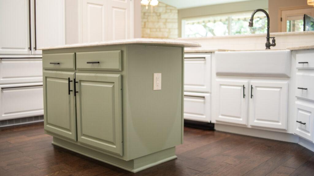 green and white two toned kitchen cabinets_that 1 painter charlotte metro