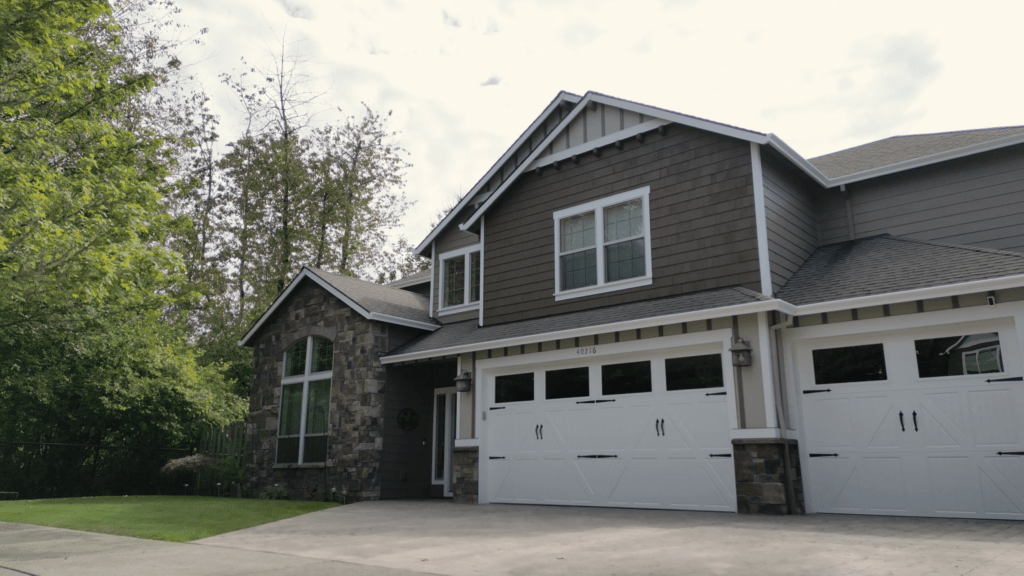 A home that was painted brown by painters in Eugene - That 1 Painter Eugene