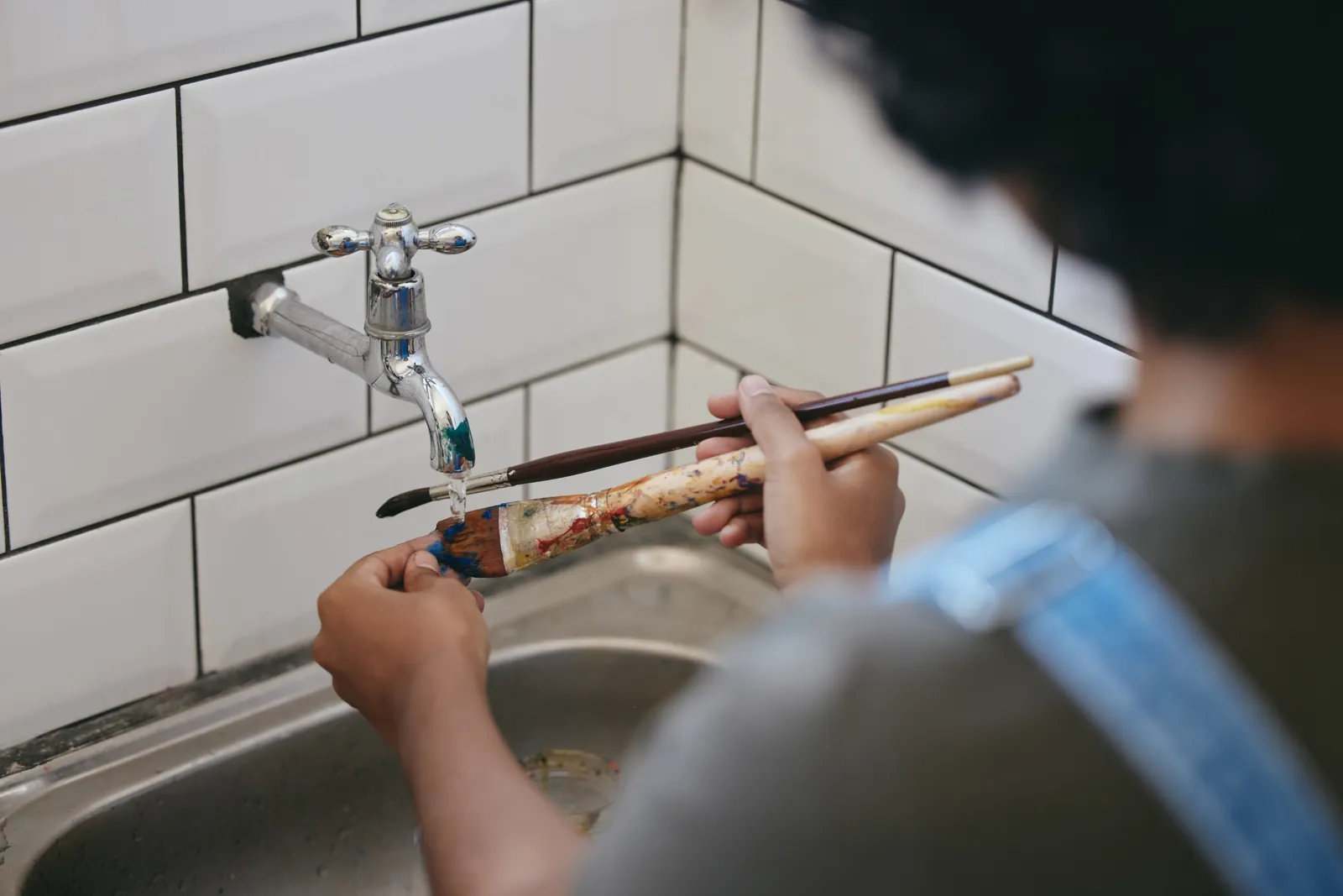 How Do You Clean a Paintbrush?