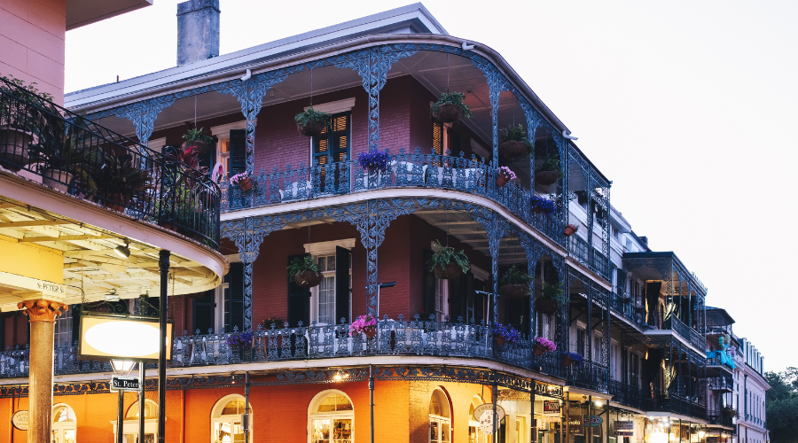 How to Refresh Your Home’s Paint Before Mardi Gras