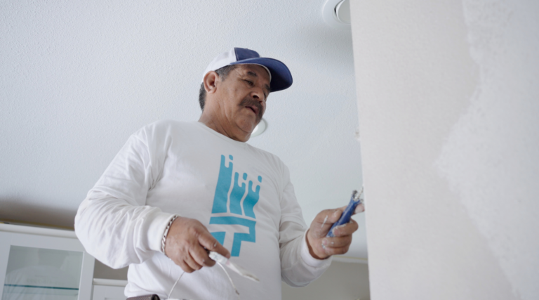 That 1 Painter team at work - Why Choose Us section