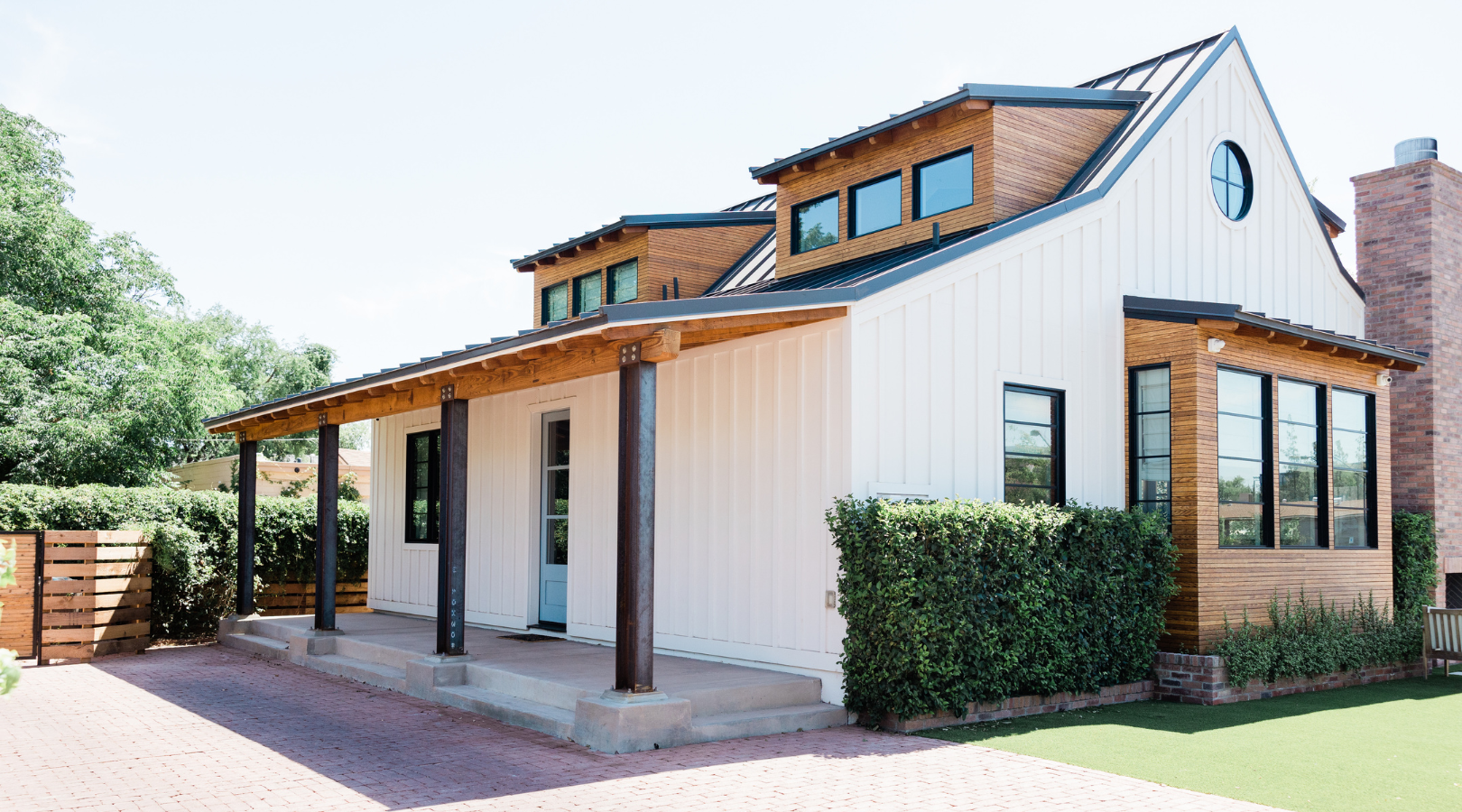 The exterior of a home in Phoenix painted by That 1 Painter Phoenix from the list of top exterior paint colors.
