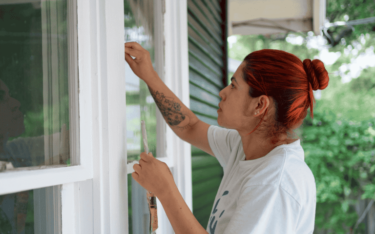 That 1 Painter team at work - Why Choose Us section