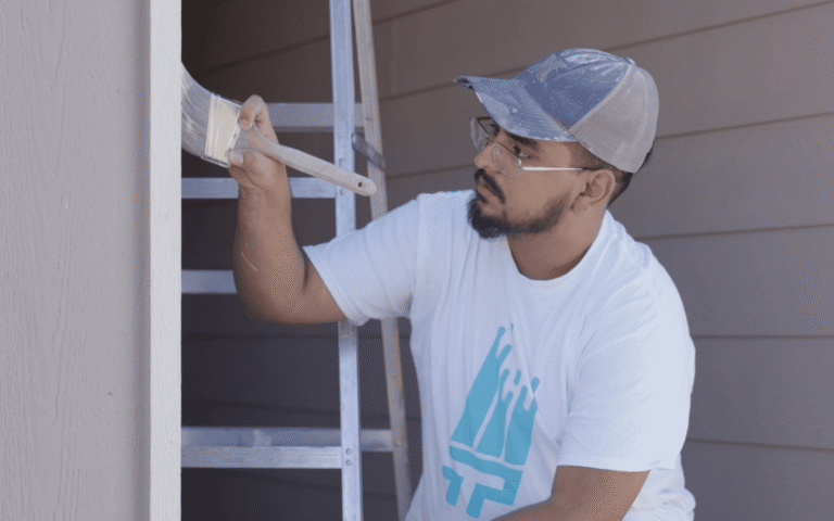 That 1 Painter team at work - Why Choose Us section