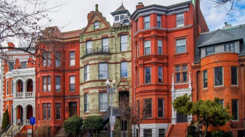 Picture of a row of townhouses from the Washington D.C. and Potomac Maryland area