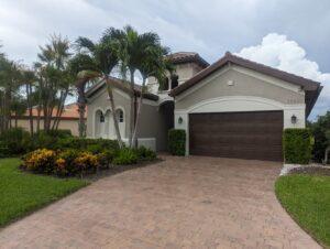 long driveway with exterior professional painting in tampa Bradenton_That 1 Painter