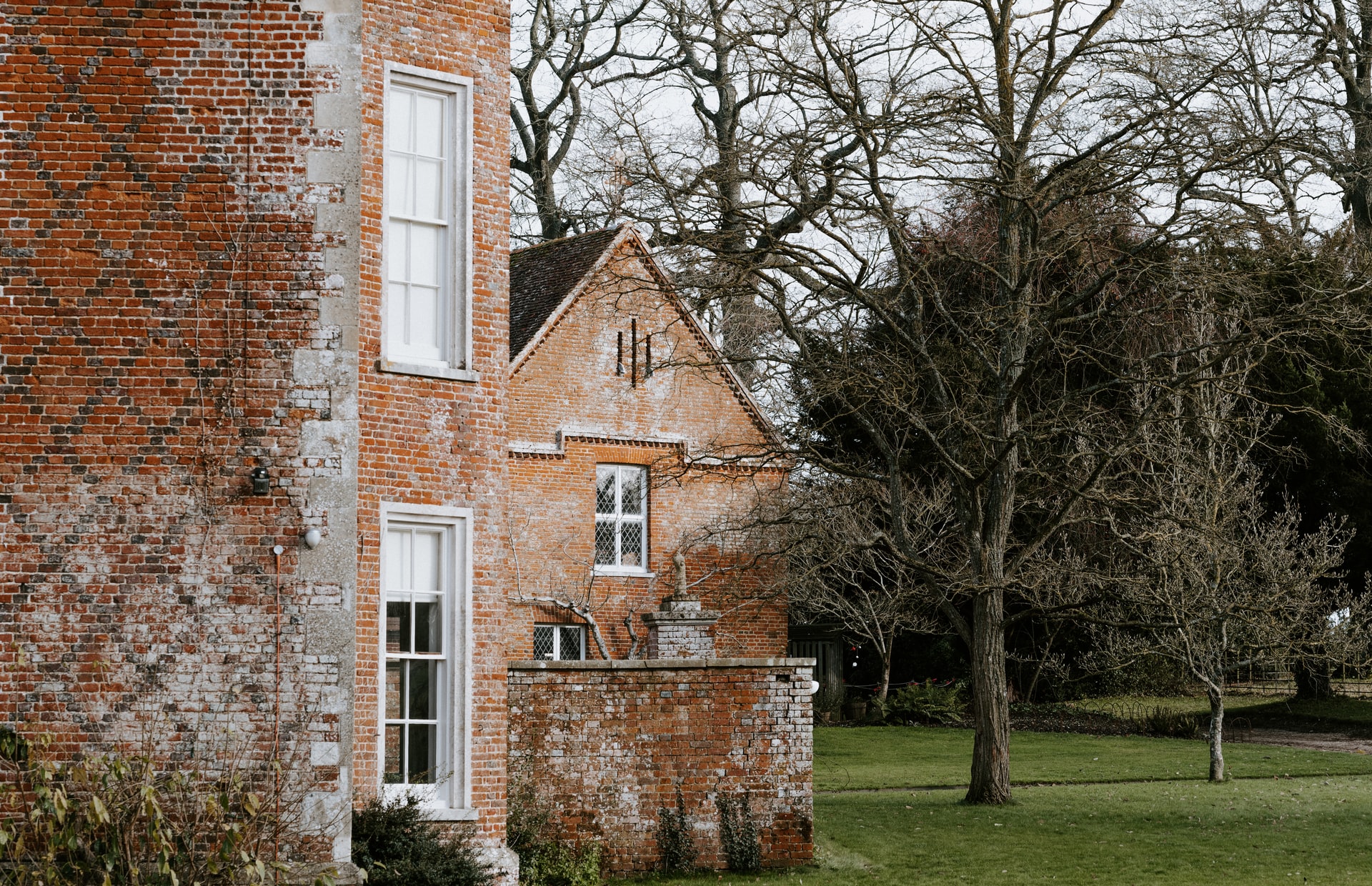 1 Brick House Painter - How To Whitewash You Brick House, image size:1920x1240