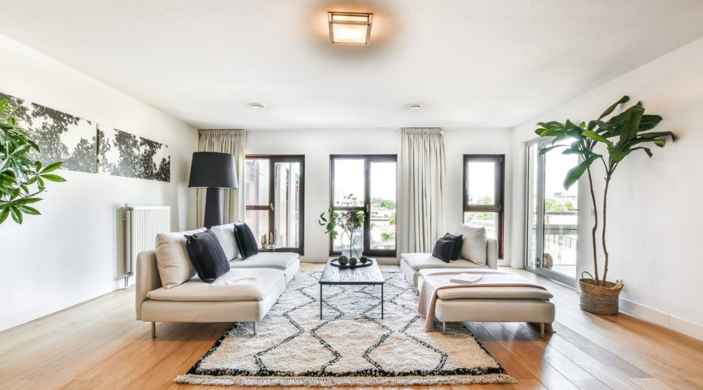 How Much Does it Cost to Paint a Living Room?_Living room renovation_That 1 Painter