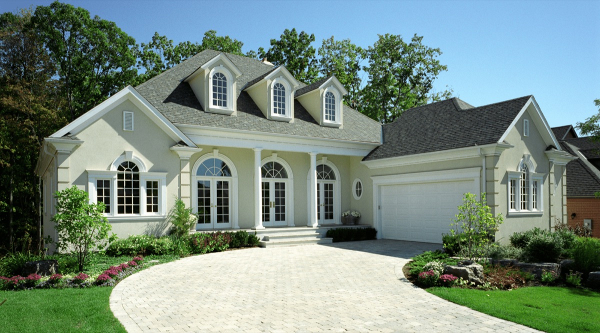 Choosing the Right Shade of White Paint: A Comprehensive Guide