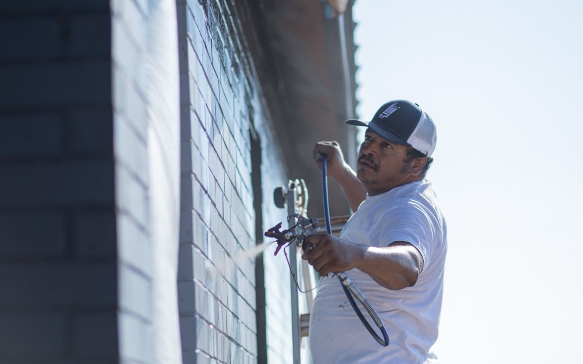 Why Should You Hire a Professional Painter? Expert Guide